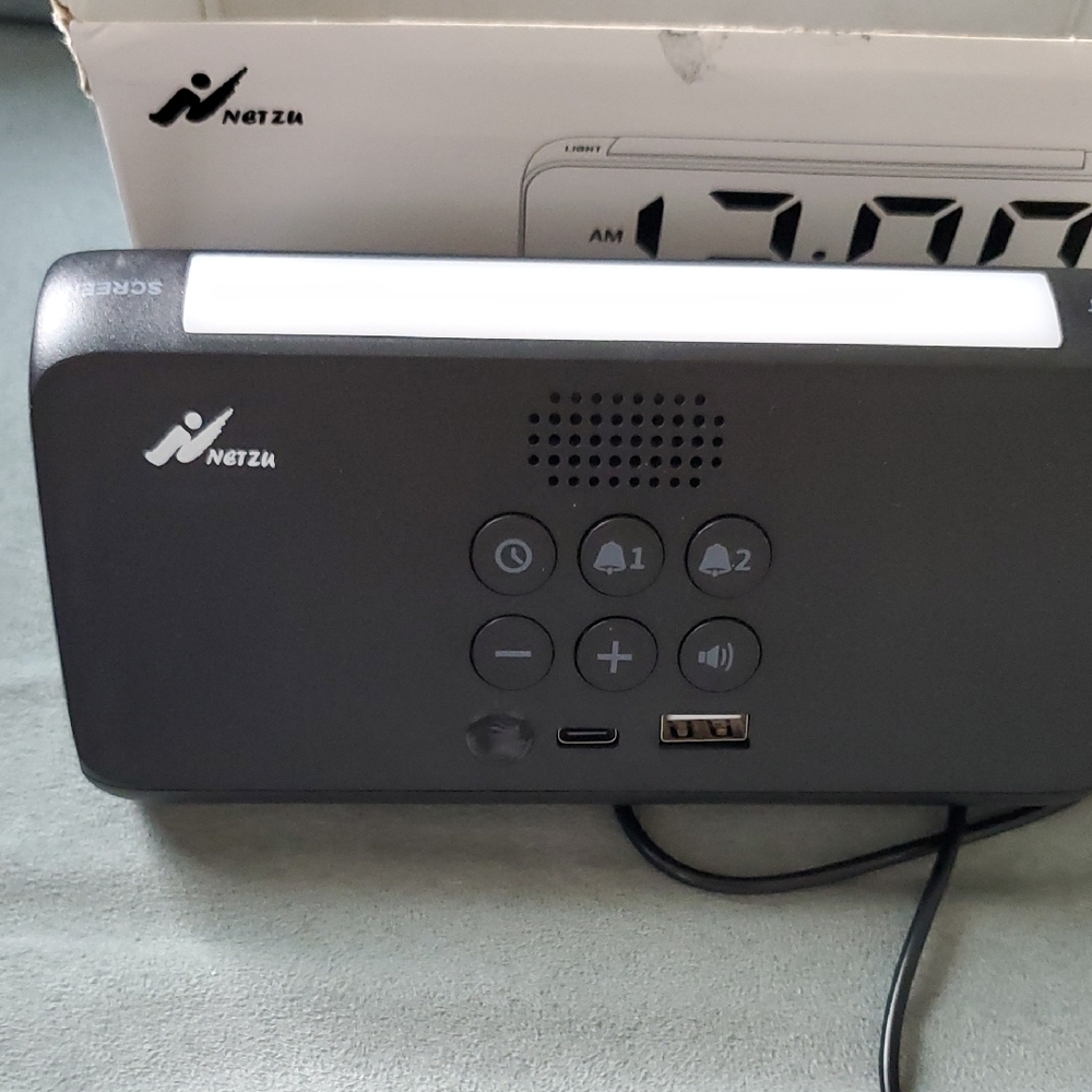 White Digital Alarm Clock by Netzu - Picture 6 of 8